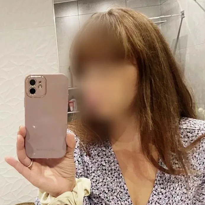 Lara, 34
